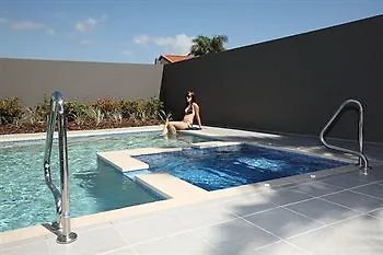 Ocean Views Resort Caloundra 4*,  Australia